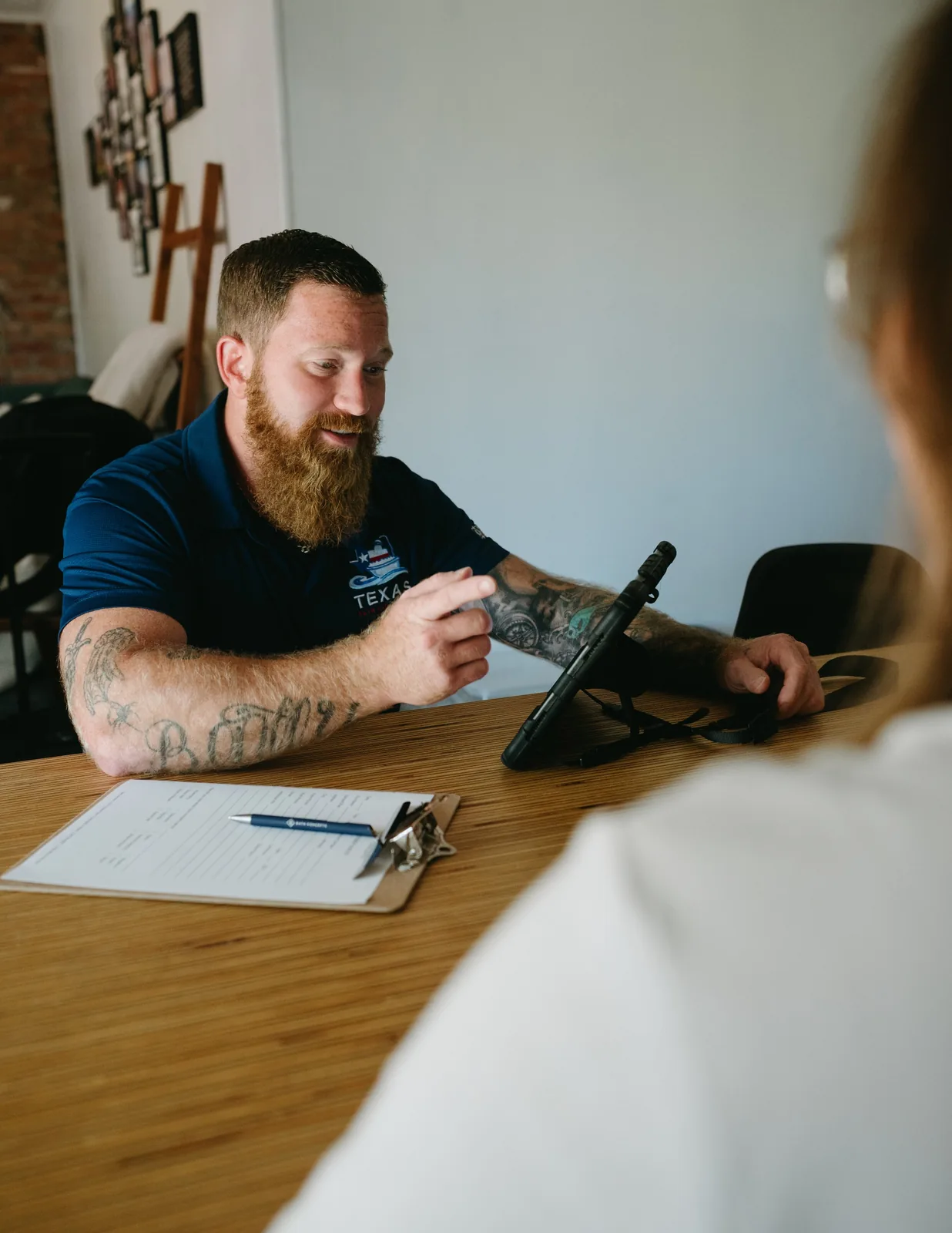 A one-on-one planning conversation before the work begins.